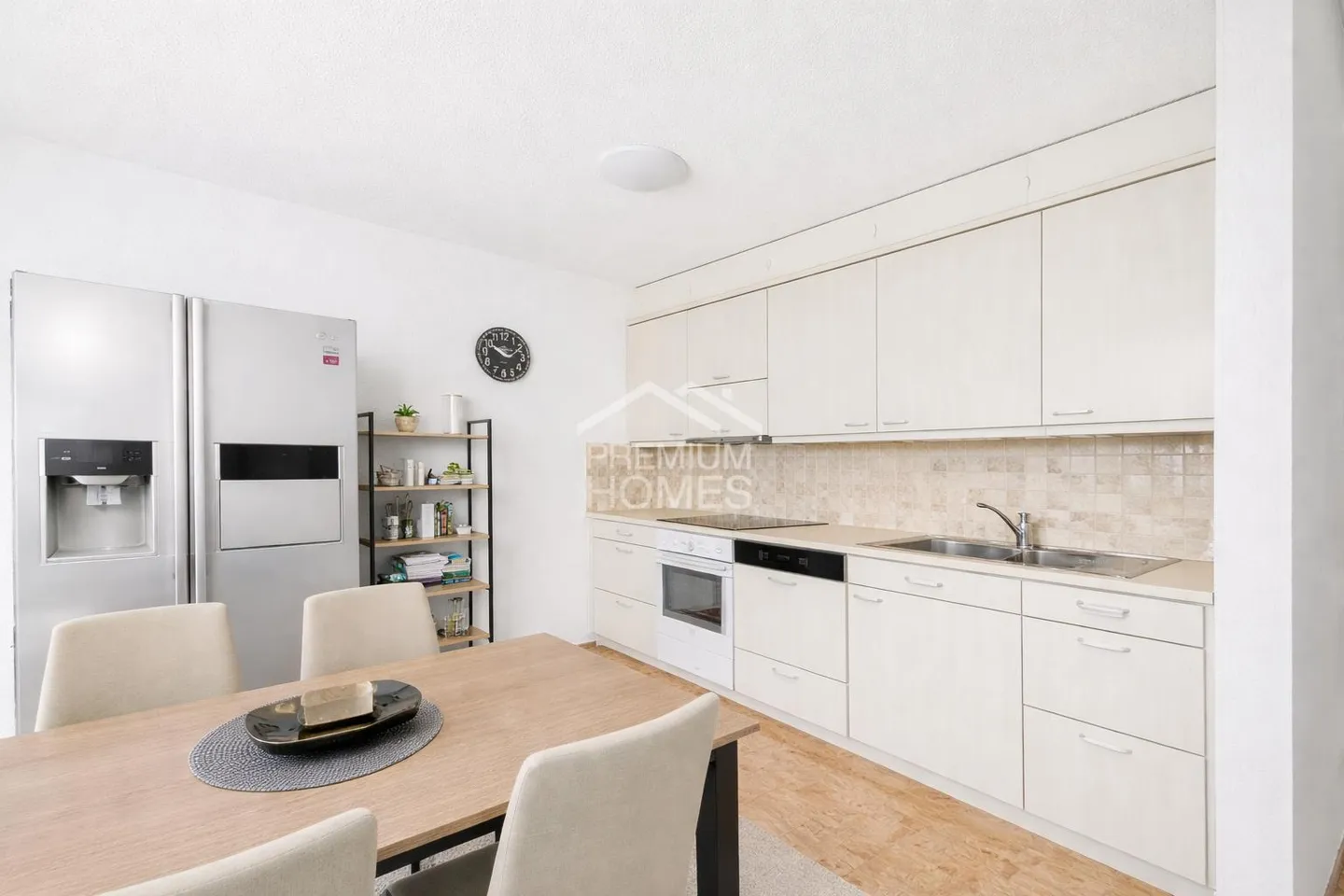 Urban Living with Feel-Good Factor - Ideal for Singles or Couples - Photo 3 of 11