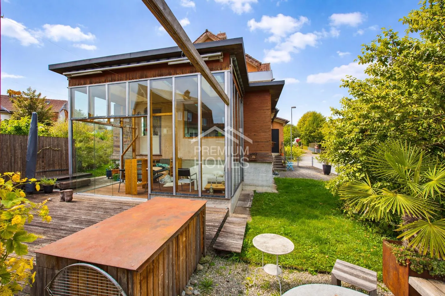 OASIS FAMILIALE DANS UN EMPLACEMENT CALME ET PRIVILÉGIÉ - Photo 1 sur 9