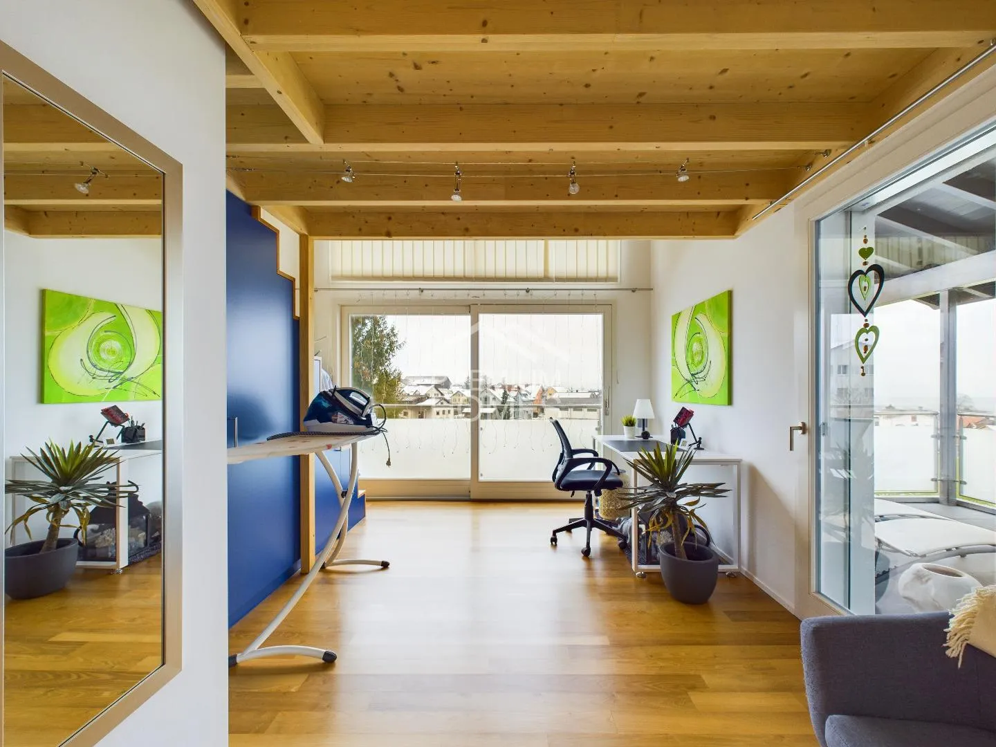 LOVE AT FIRST SIGHT - Photo 8 of 13