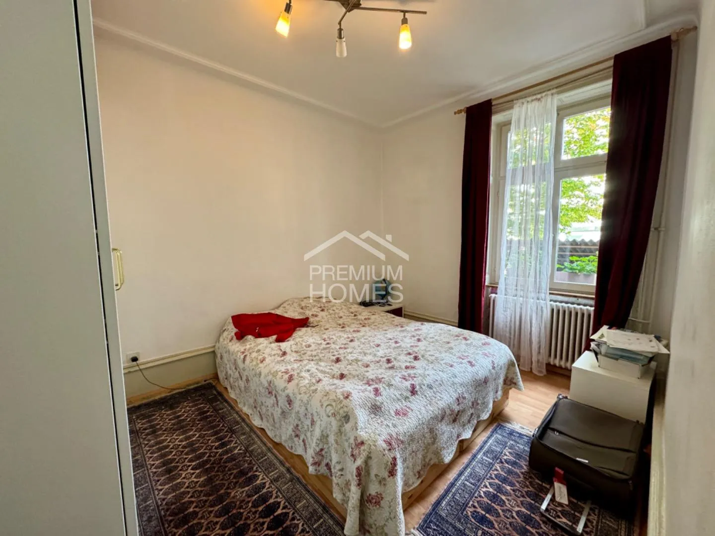 Centrally Located Multi-Family House for Investors! - Photo 4 of 5