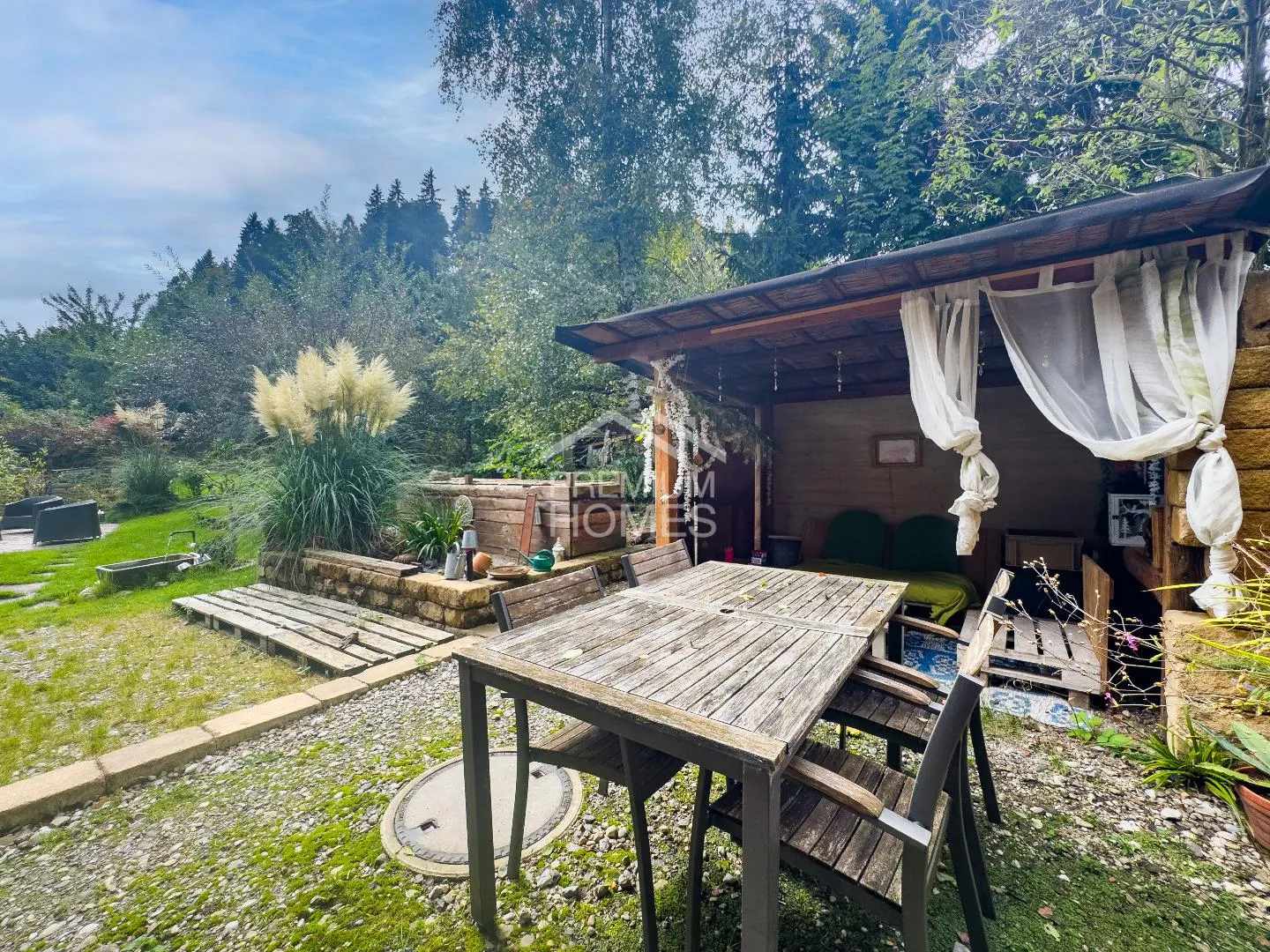 Cozy Living with Plenty of Space and Quiet - Photo 9 of 9