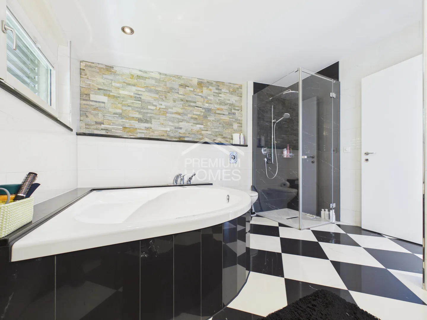 Charmantes Familienhaus mit Terrassen - Foto 9 von 13