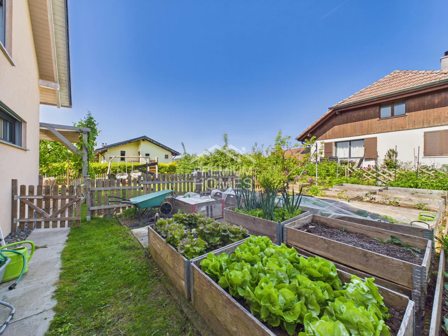 Villa familiale moderne avec grand jardin - Foto 9 von 11