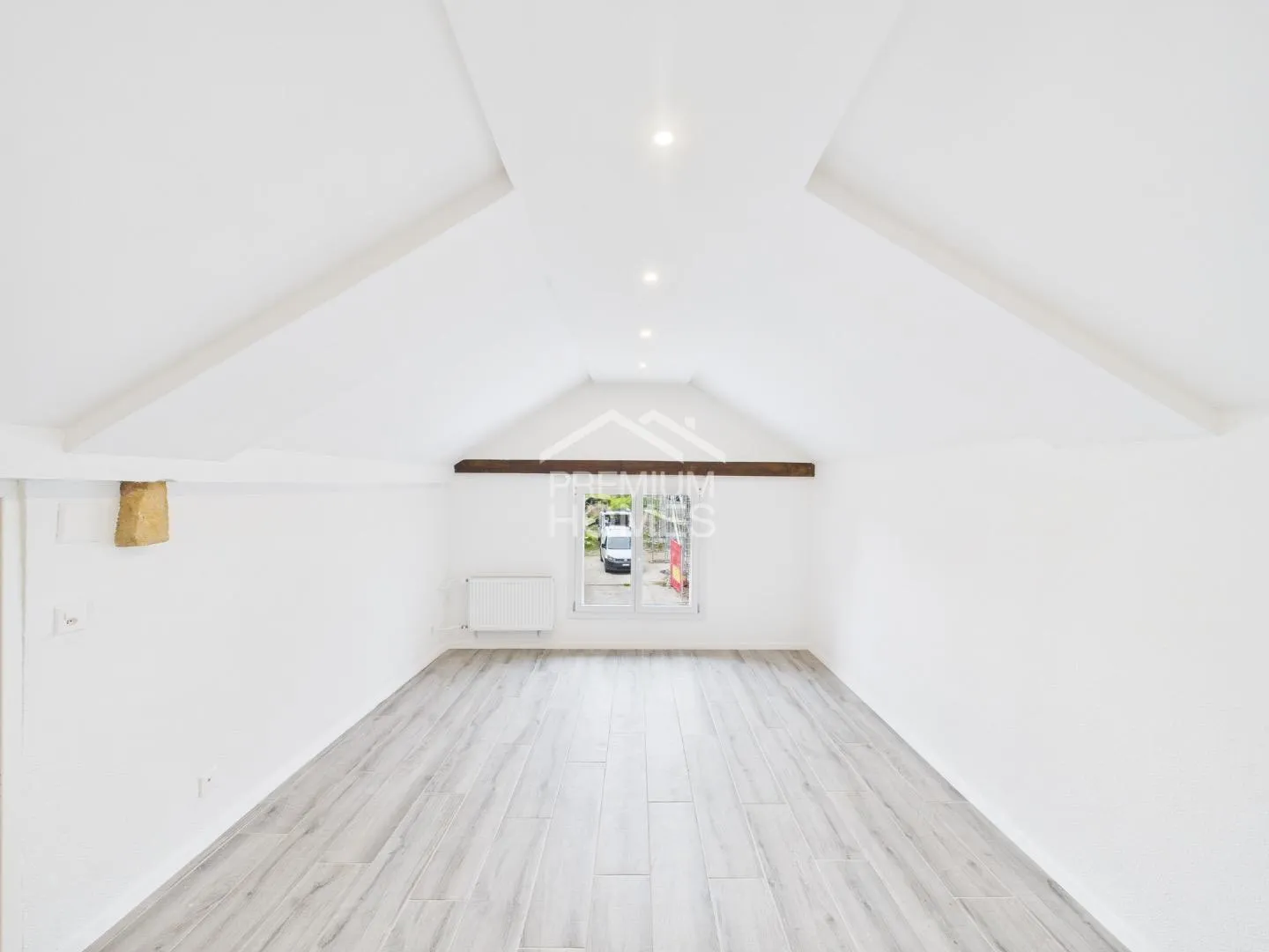 Charme rénové au coeur de Bôle - Foto 6 von 9