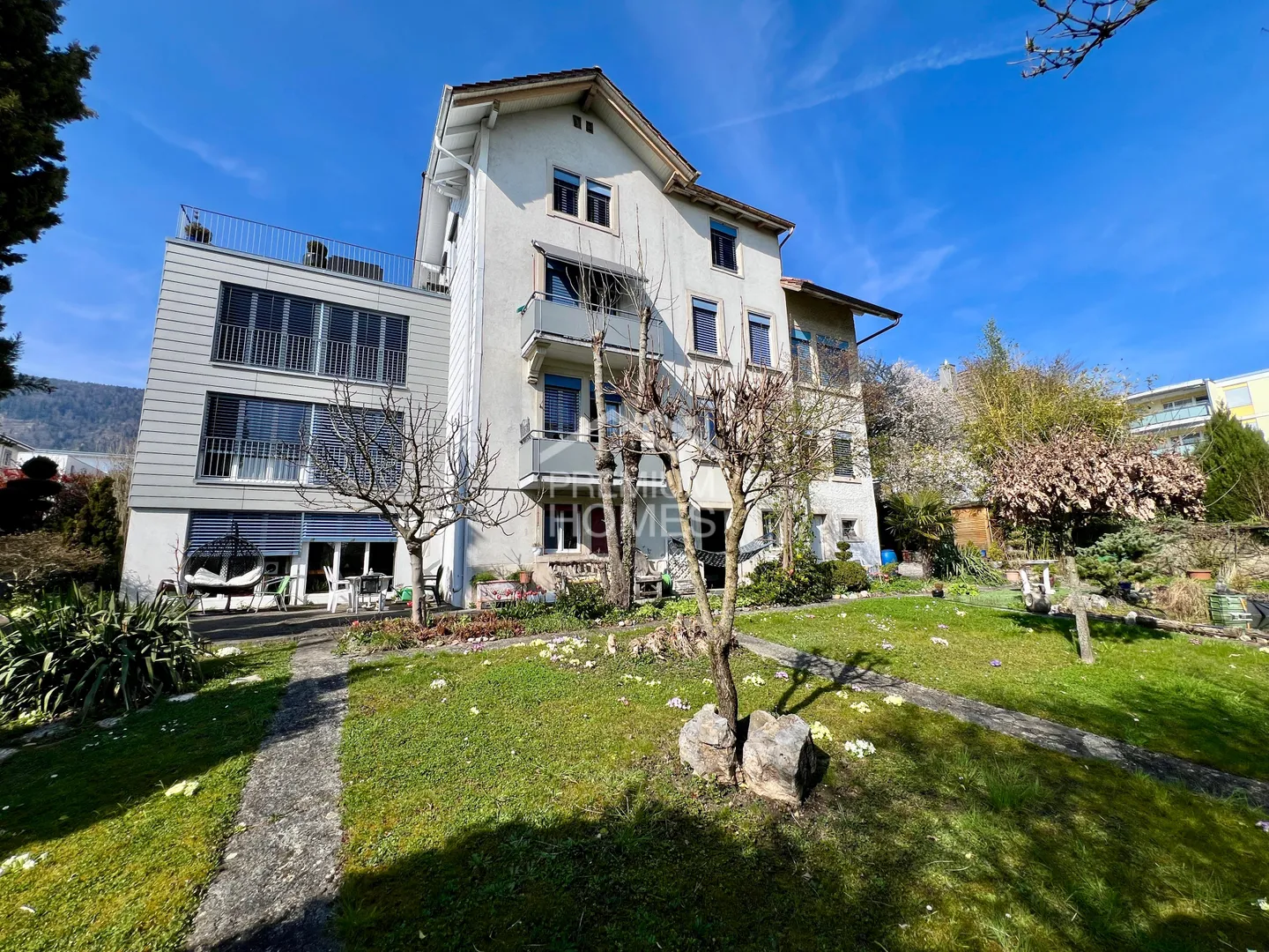 Attractive multi-family house in Grenchen with future potential - Photo 1 of 13