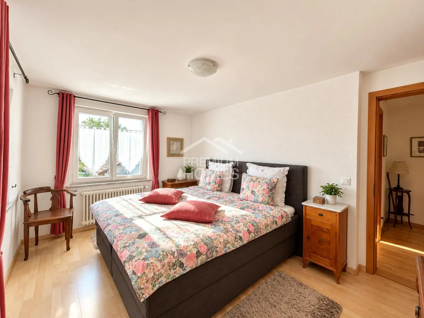 Charming house with sunny garden and expansion potential - Photo 9 of 13