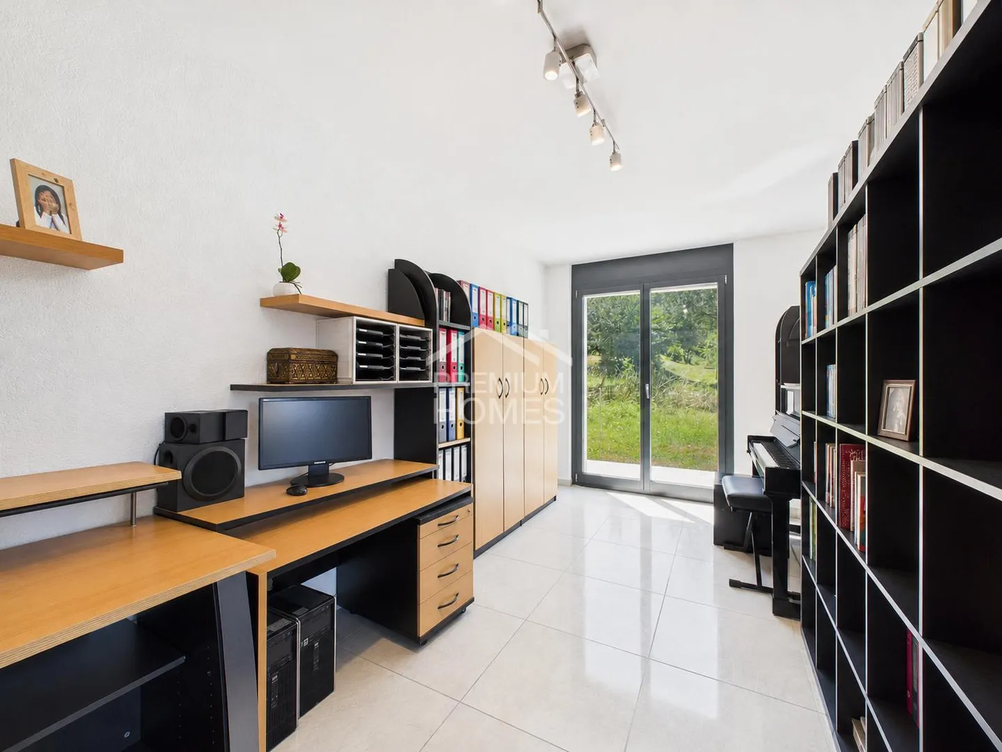 An architect's villa, an exceptional view - Photo 12 of 13