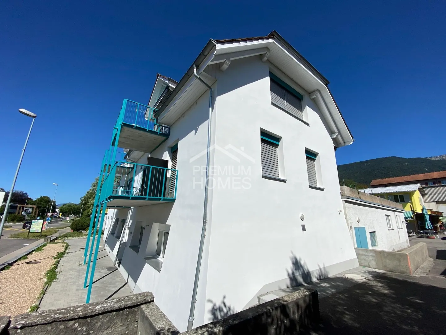 Mehrfamilienhaus mit attraktivem Gewerbeanteil und solidem Ertragspote - Foto 1 di 7