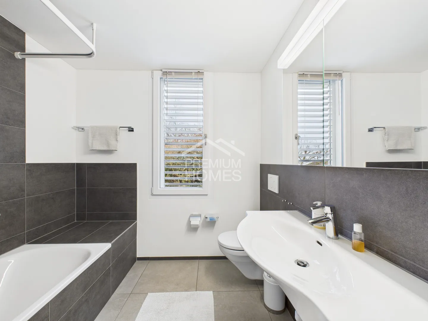 Living with a view - peace, privacy and comfort - Photo 5 of 13