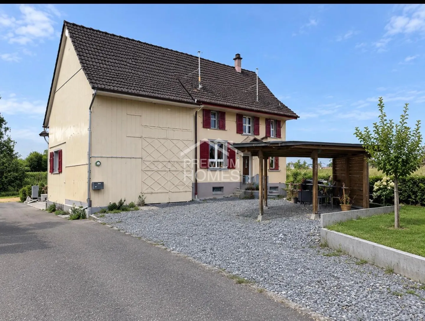 Charmantes Einfamilienhaus mit Scheune - Foto 1 von 9