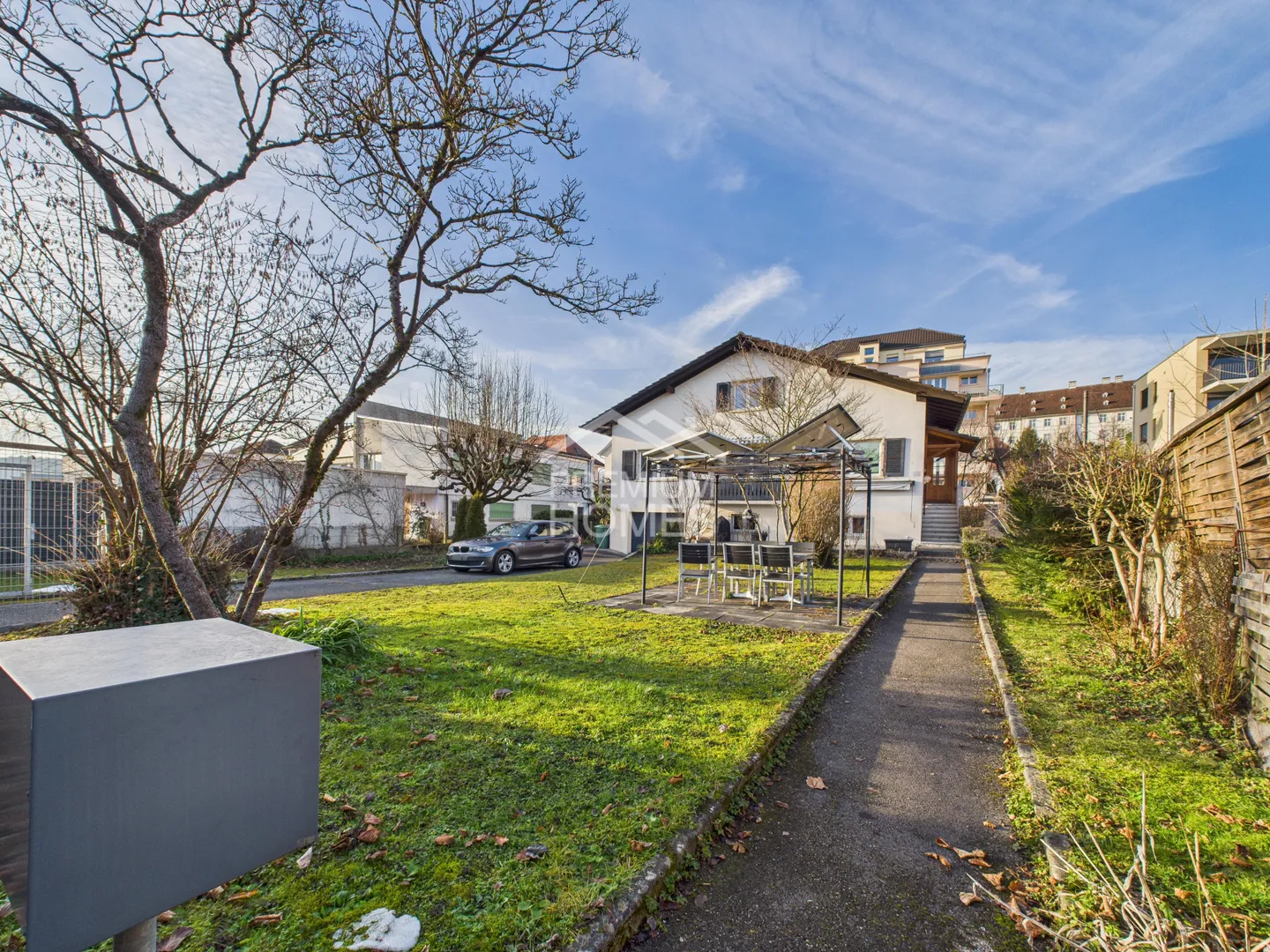 Casa con grande terreno nel cuore di Delémont! - Foto 1 di 10