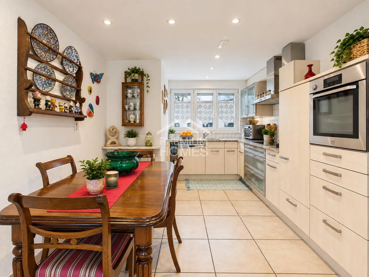 Charming house with sunny garden and expansion potential - Photo 7 of 13