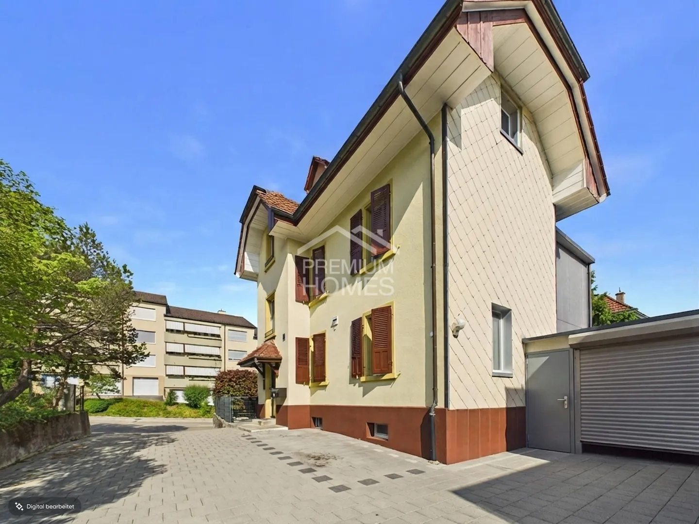 Exklusives Familienhaus mit zusätzlicher Wohneinheit, Pool und Doppelg - Photo 2 of 13