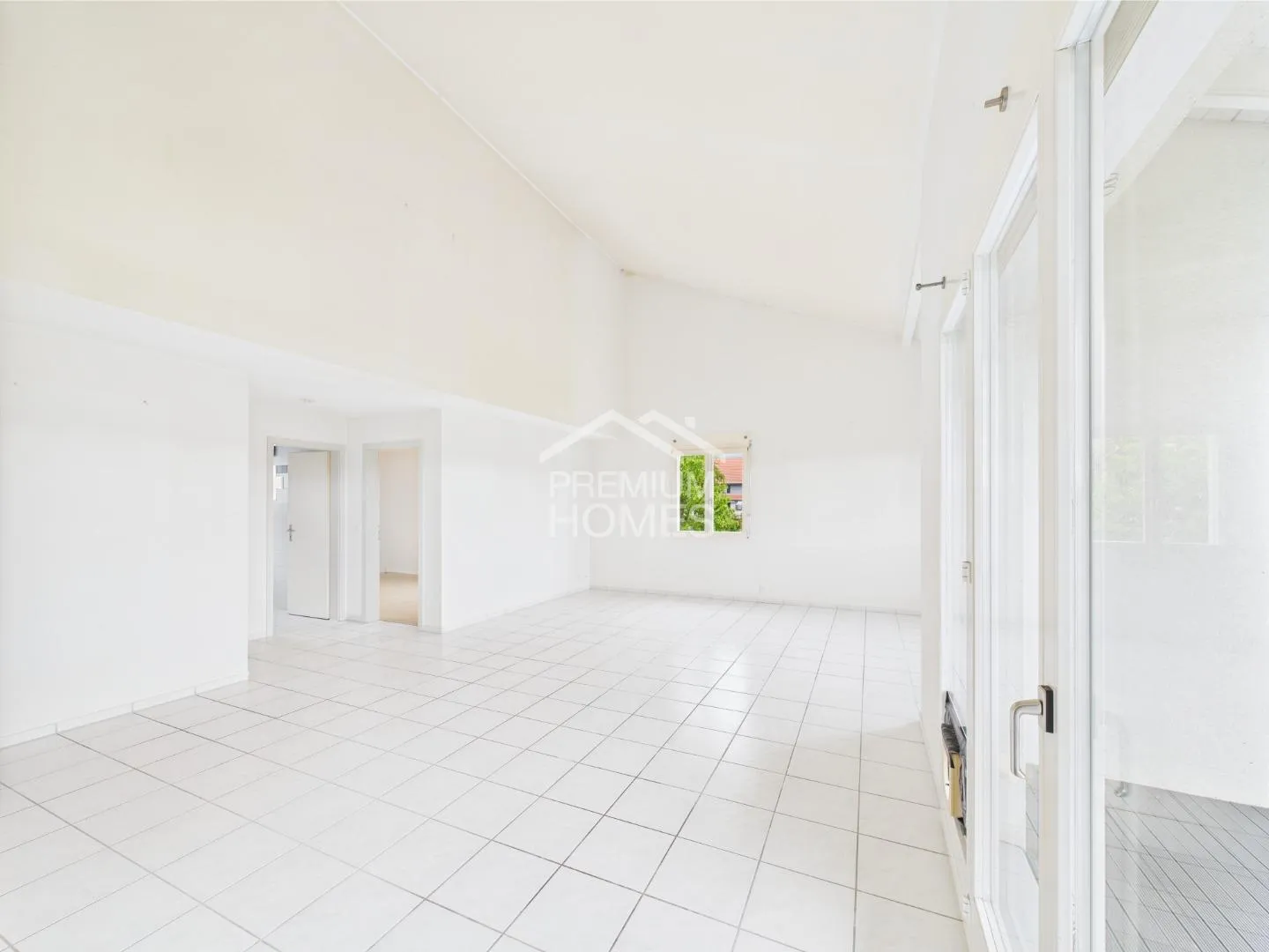 Ein Ort voller Ruhe und Grosszügigkeit - genau das Richtige für Sie! - Foto 3 von 8