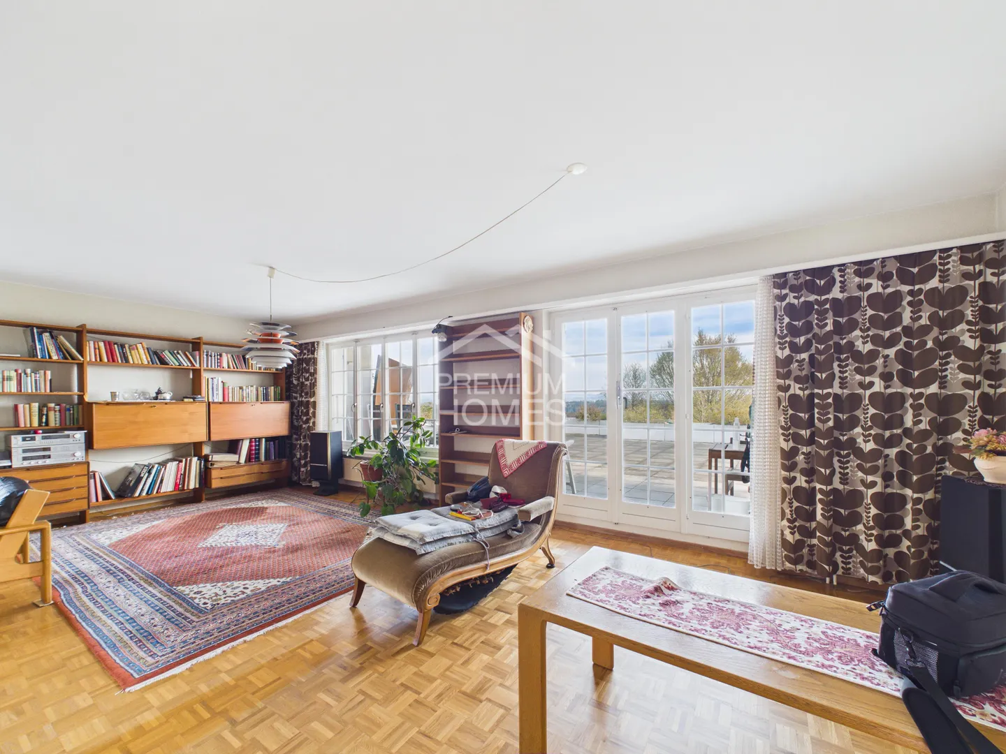 Charmantes Zuhause mit atemberaubender Aussicht - Foto 2 von 12