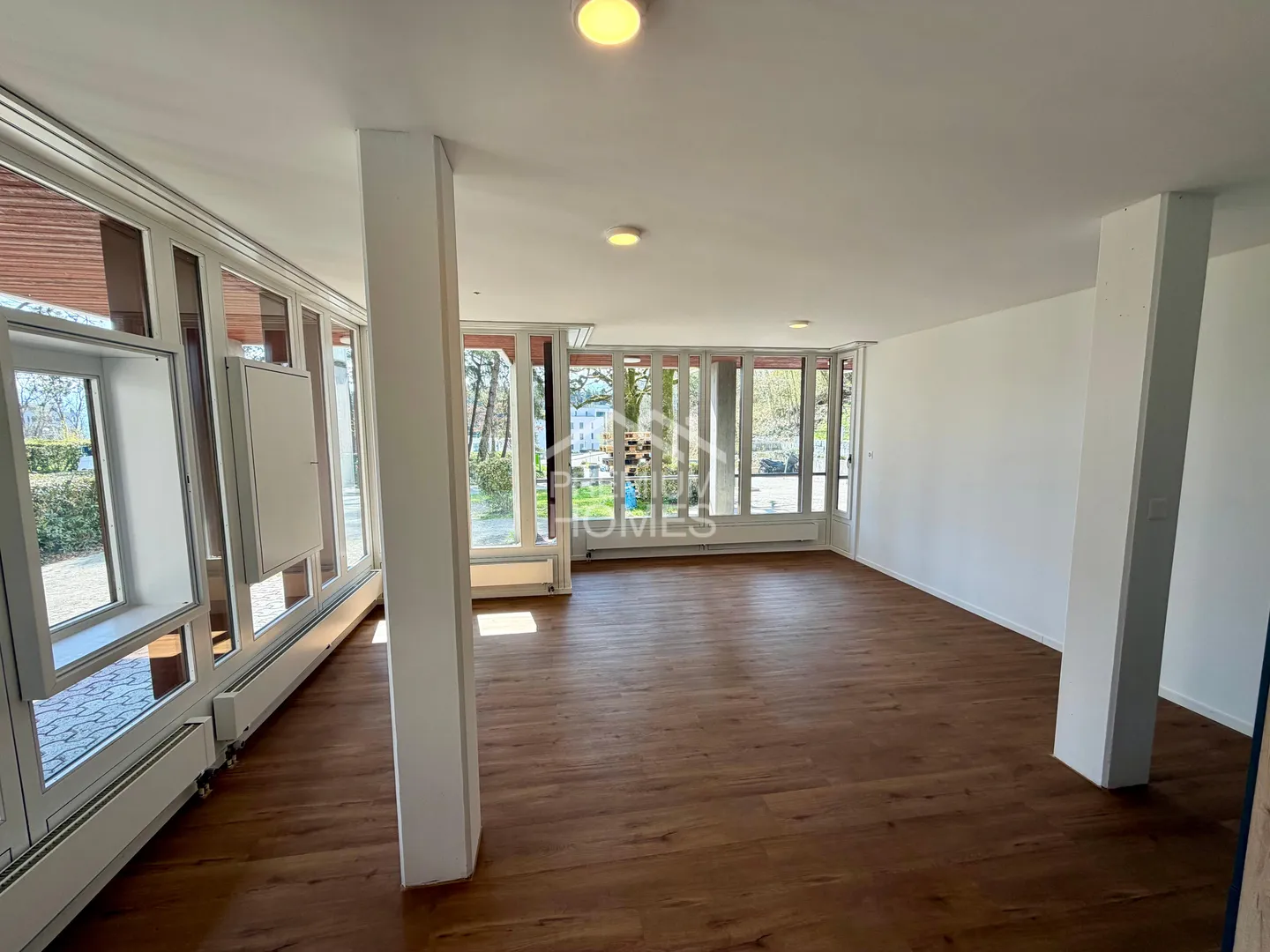 Versatile Commercial Space - Photo 4 of 9