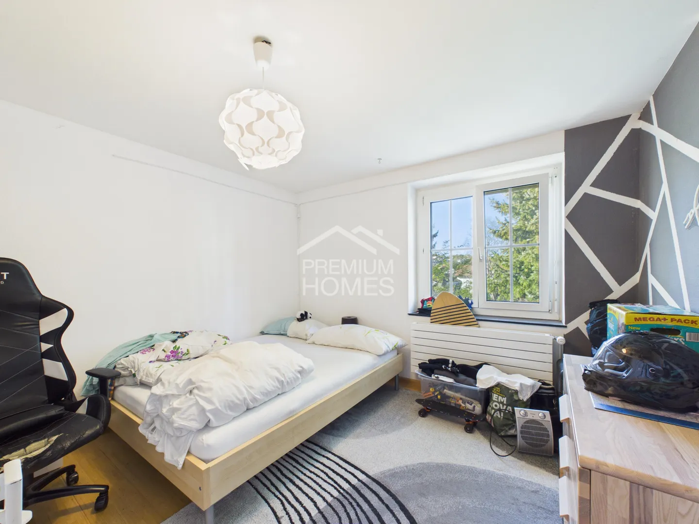 Charming End Row House with Garden - Photo 6 of 10