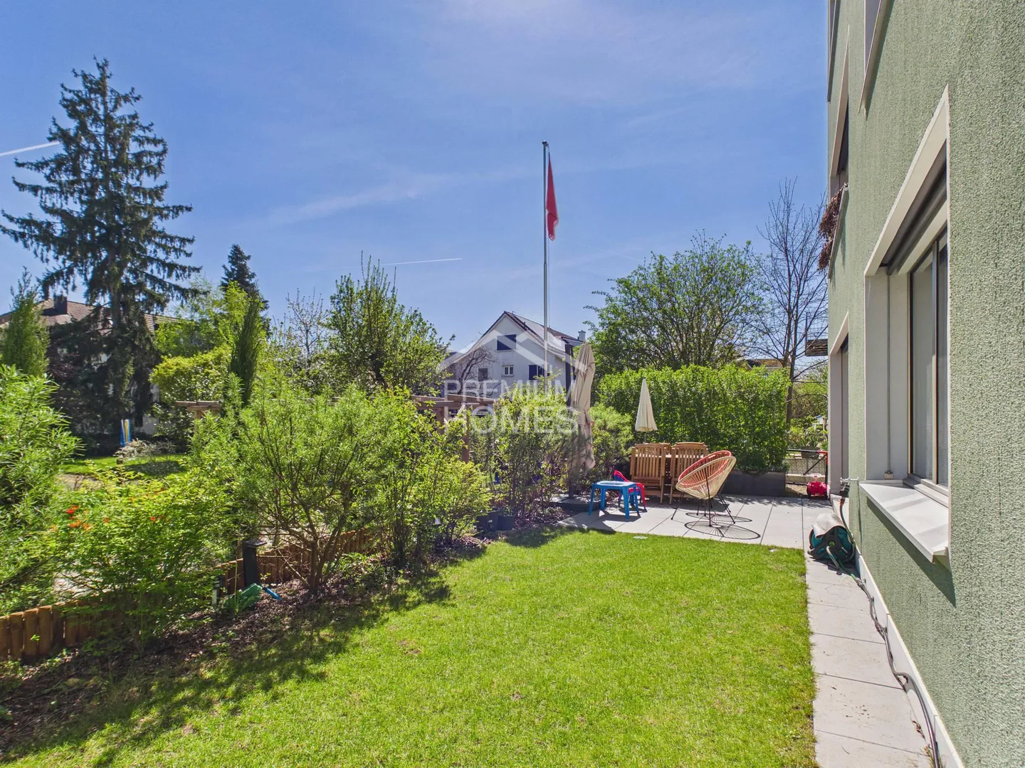 Amateurs de jardin, attention - votre appartement de rêve vous attend - Photo 1 sur 11