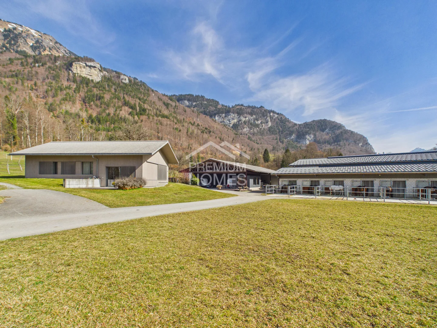 Reitsportparadies mit modernem Haus - Foto 8 von 9