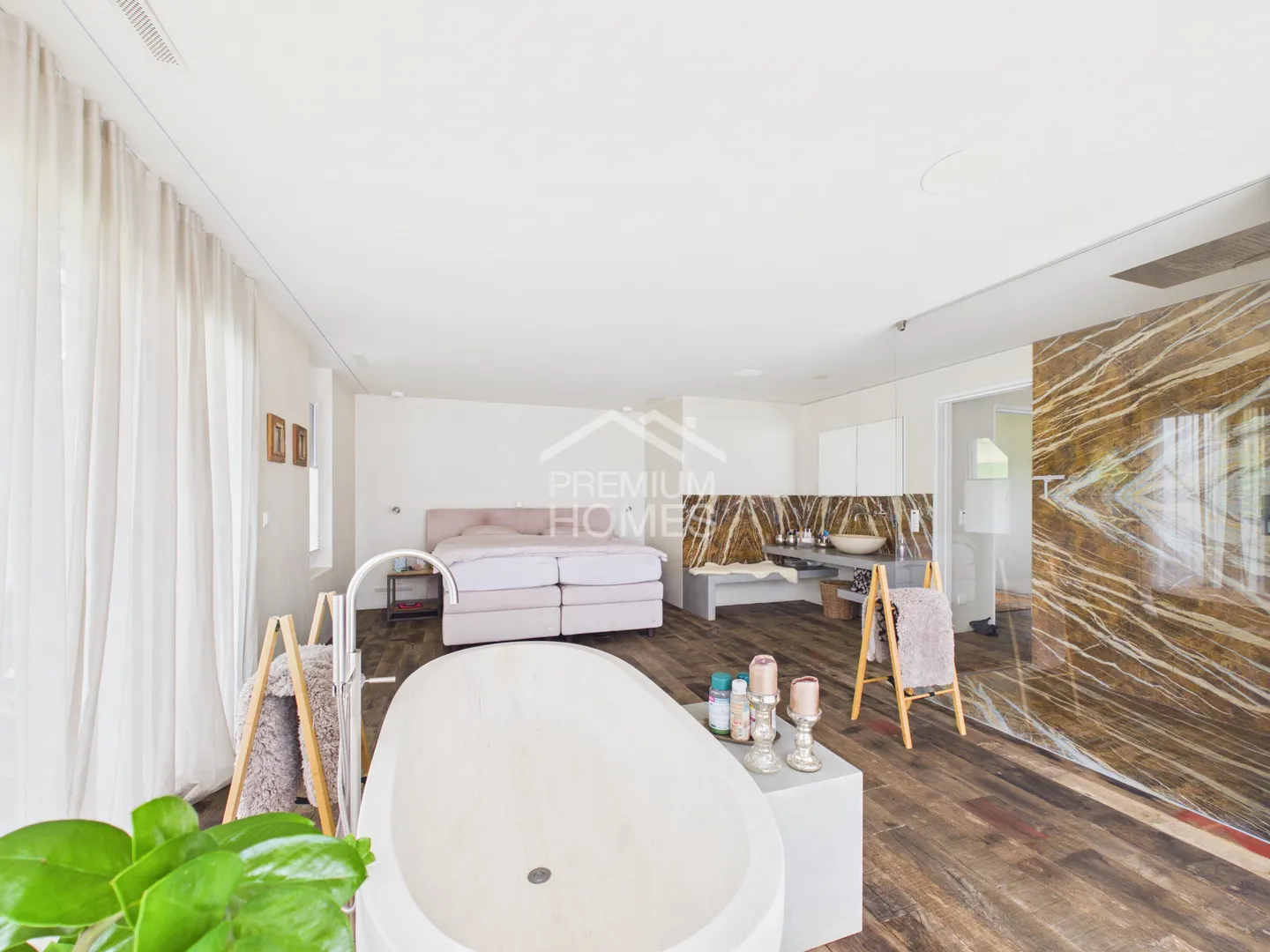 Exclusive Living for Discerning Buyers - Photo 5 of 13