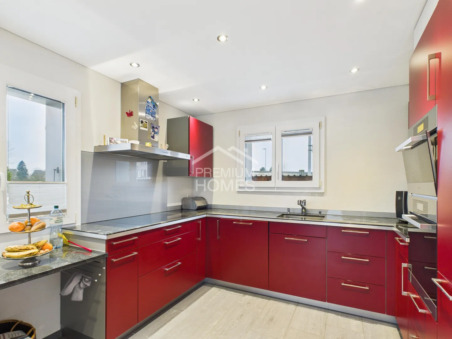 Maison multifamiliale solide avec un potentiel locatif attrayant - Photo 3 sur 9