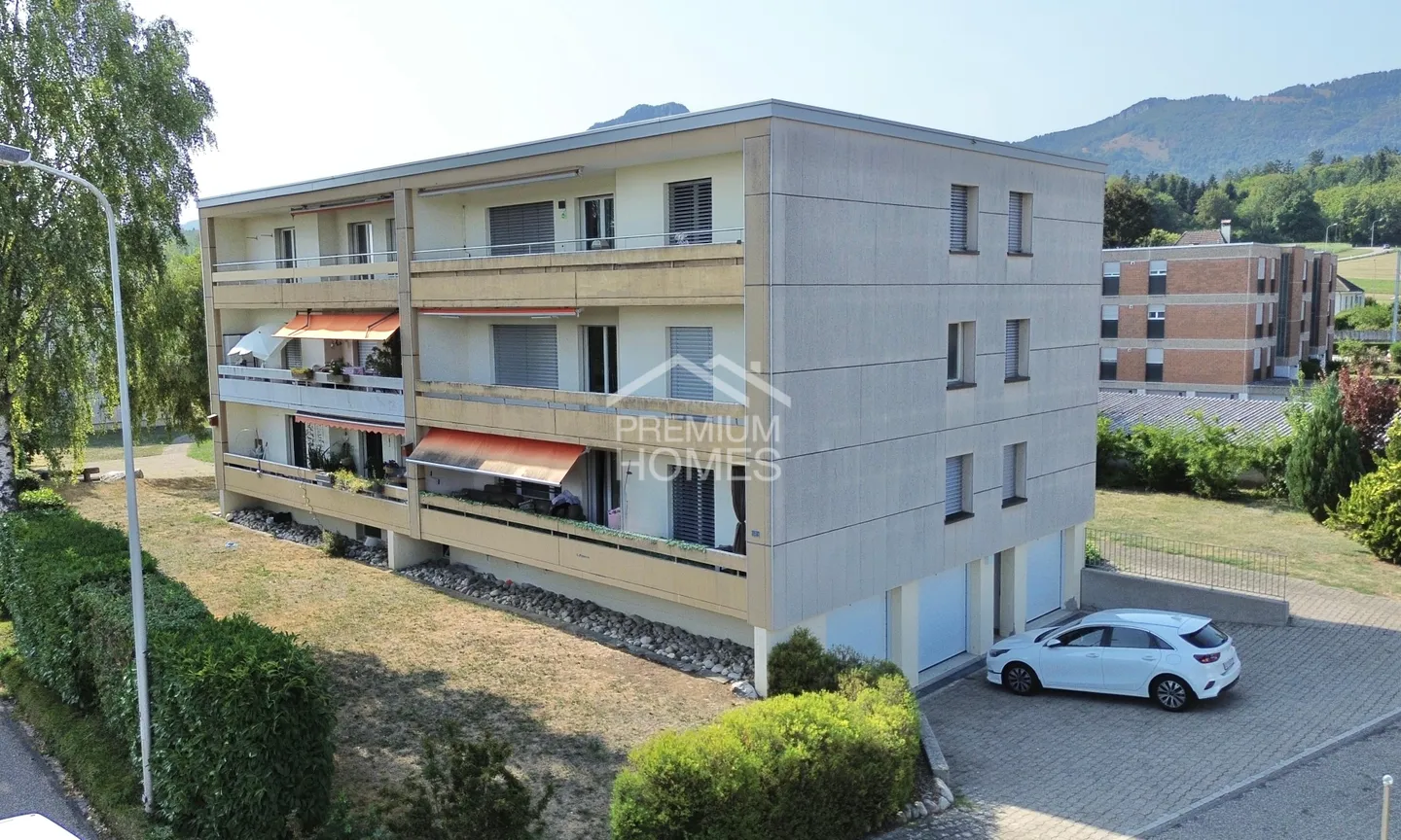 Attraktive 3½-Zimmer-Wohnung mit Gemeinschaftspool - Photo 1 of 11