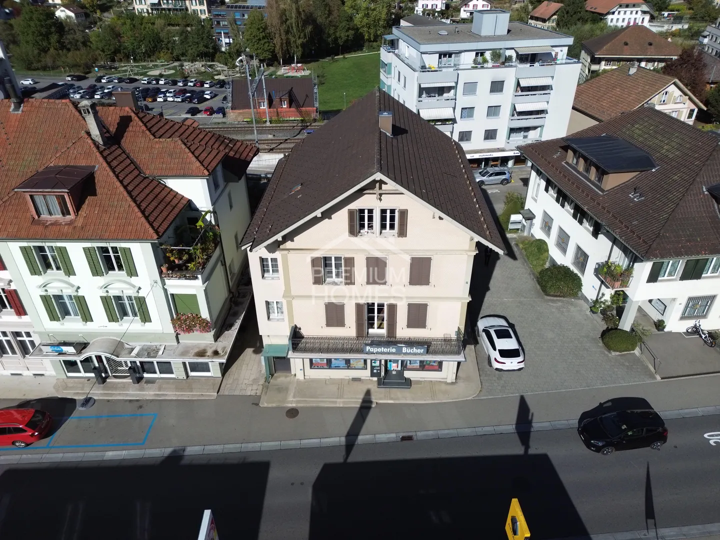 Investment property with development potential - Photo 3 of 7