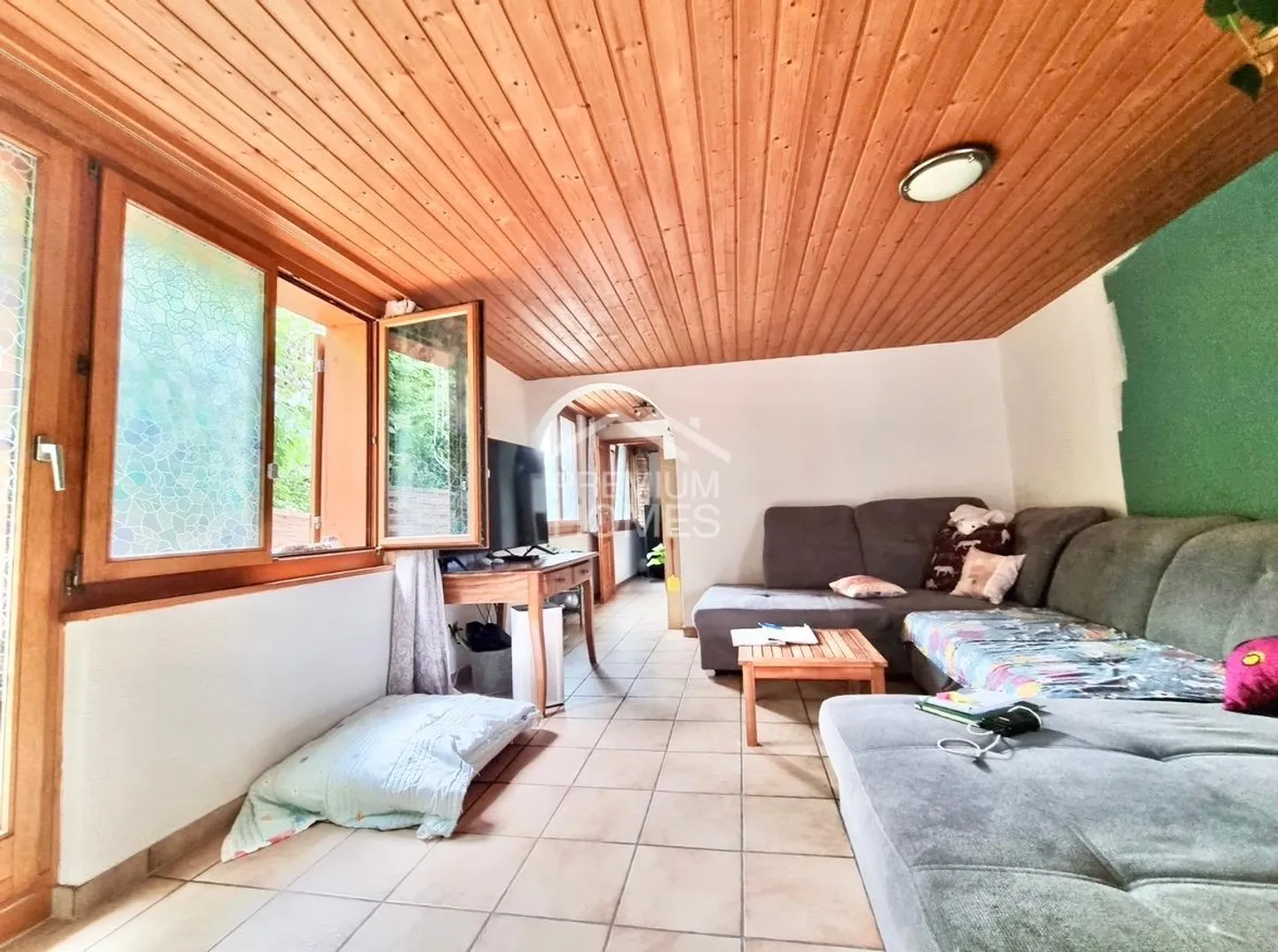 Liebevolles Zuhause mit Garten und Terrasse - Photo 2 of 12