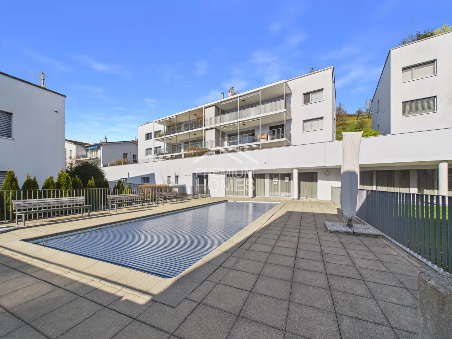 Stilvolles Familienhaus mit Pool - Foto 1 von 11