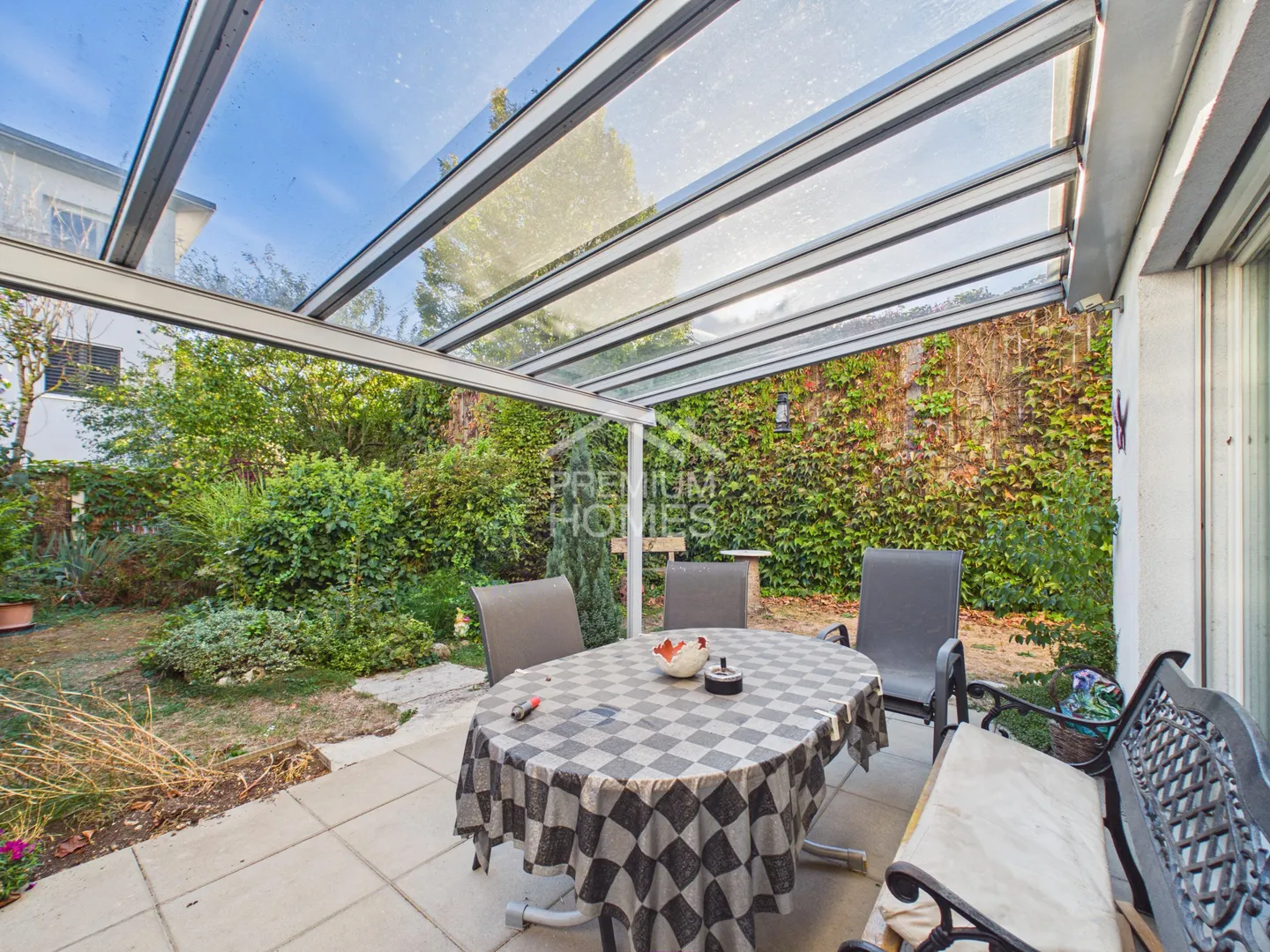 Family idyll in the best location - Photo 8 of 10