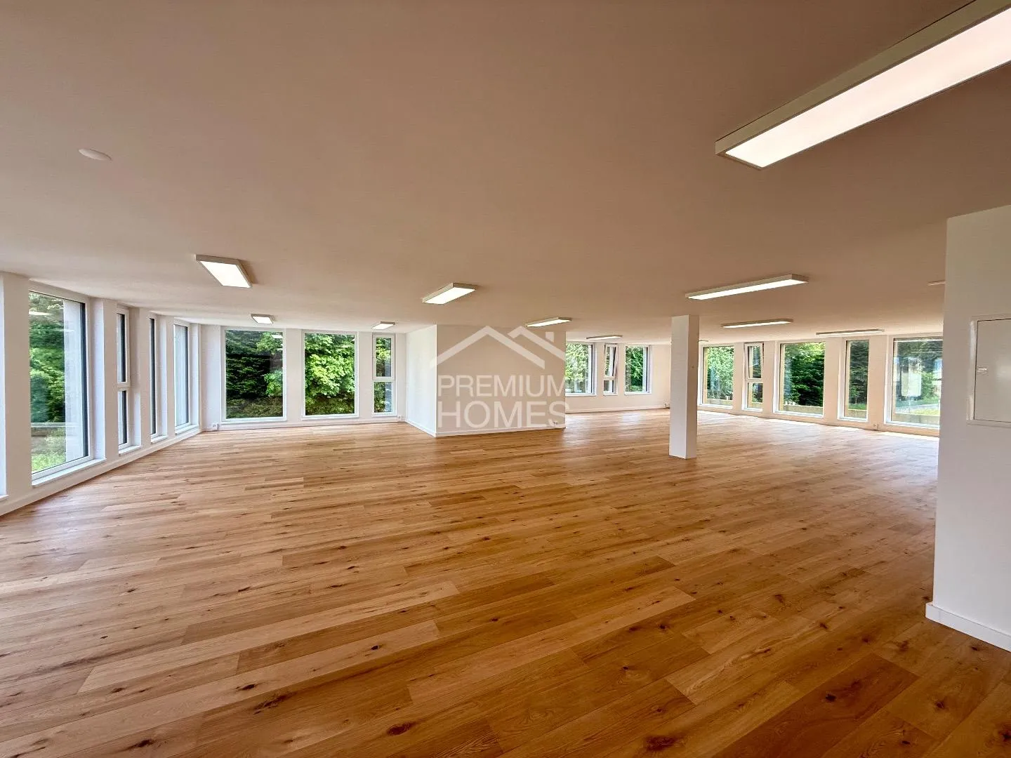 Office unit in a representative building! - Photo 4 of 5