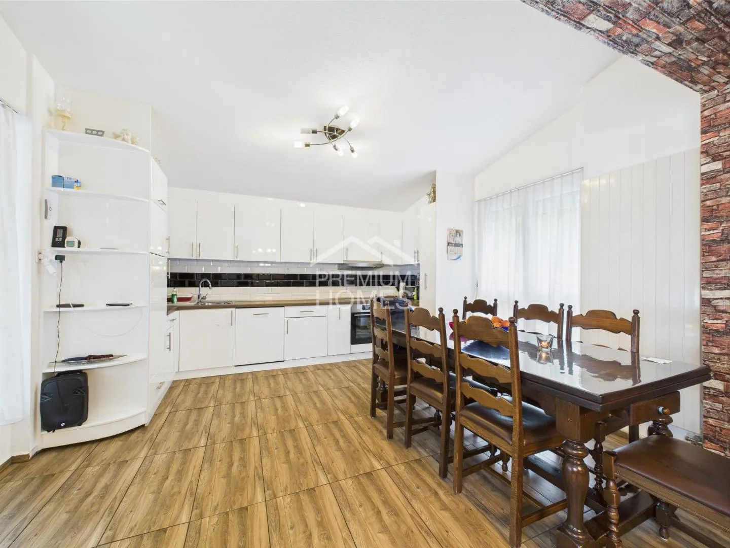 Welcome to your new home? Charming, modernized duplex - Photo 6 of 13