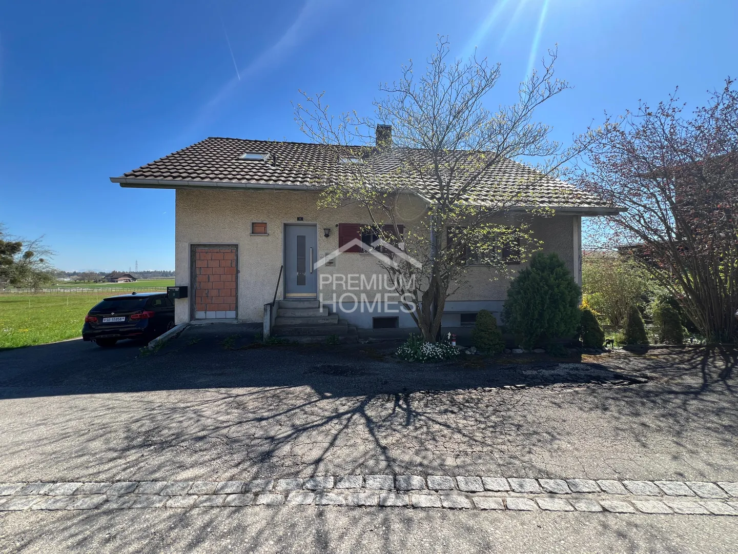 Charmantes Haus mit Potenzial - Foto 1 von 10