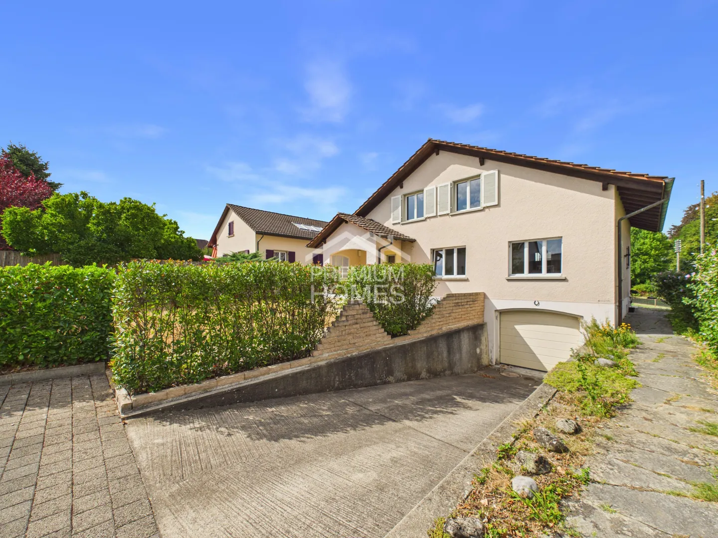 Exclusive Family Retreat in Desirable Residential Area - Photo 3 of 13