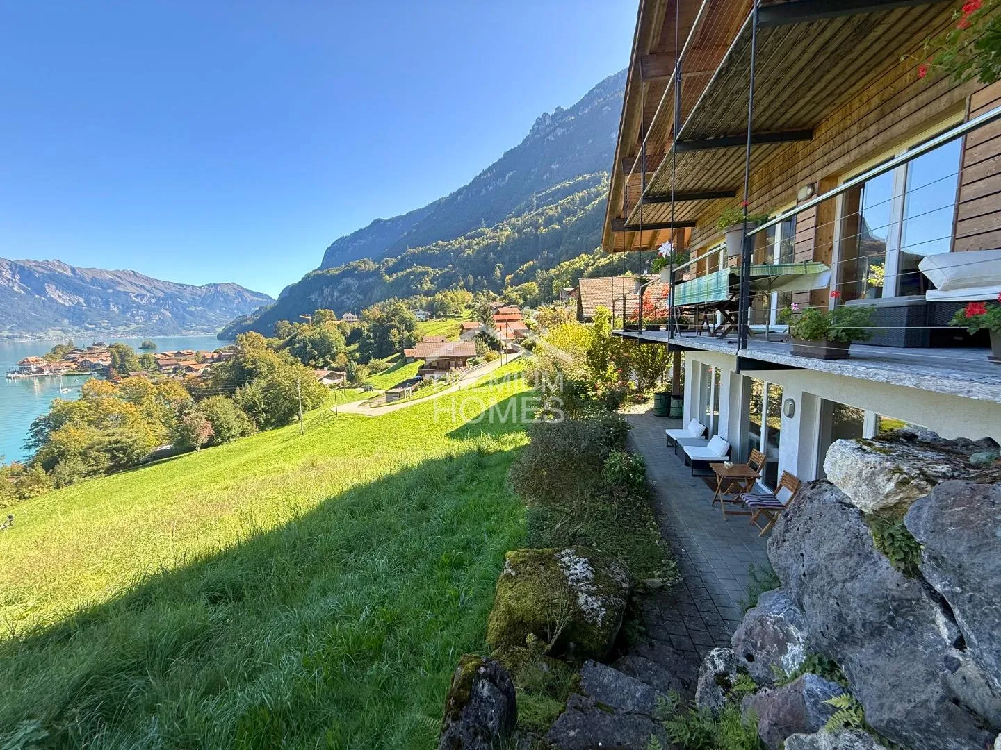 Vue panoramique sur le lac de Brienz - Photo 3 sur 5