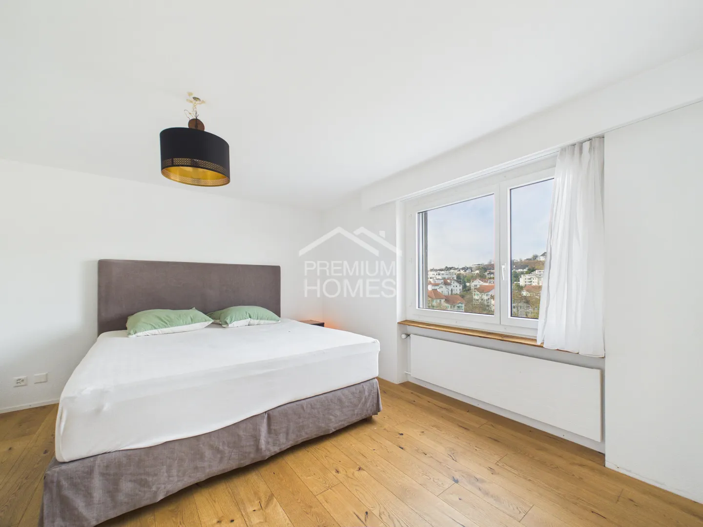 Lumière, Paix et Vue - Vie Stylée dans un Emplacement Central - Photo 4 sur 7