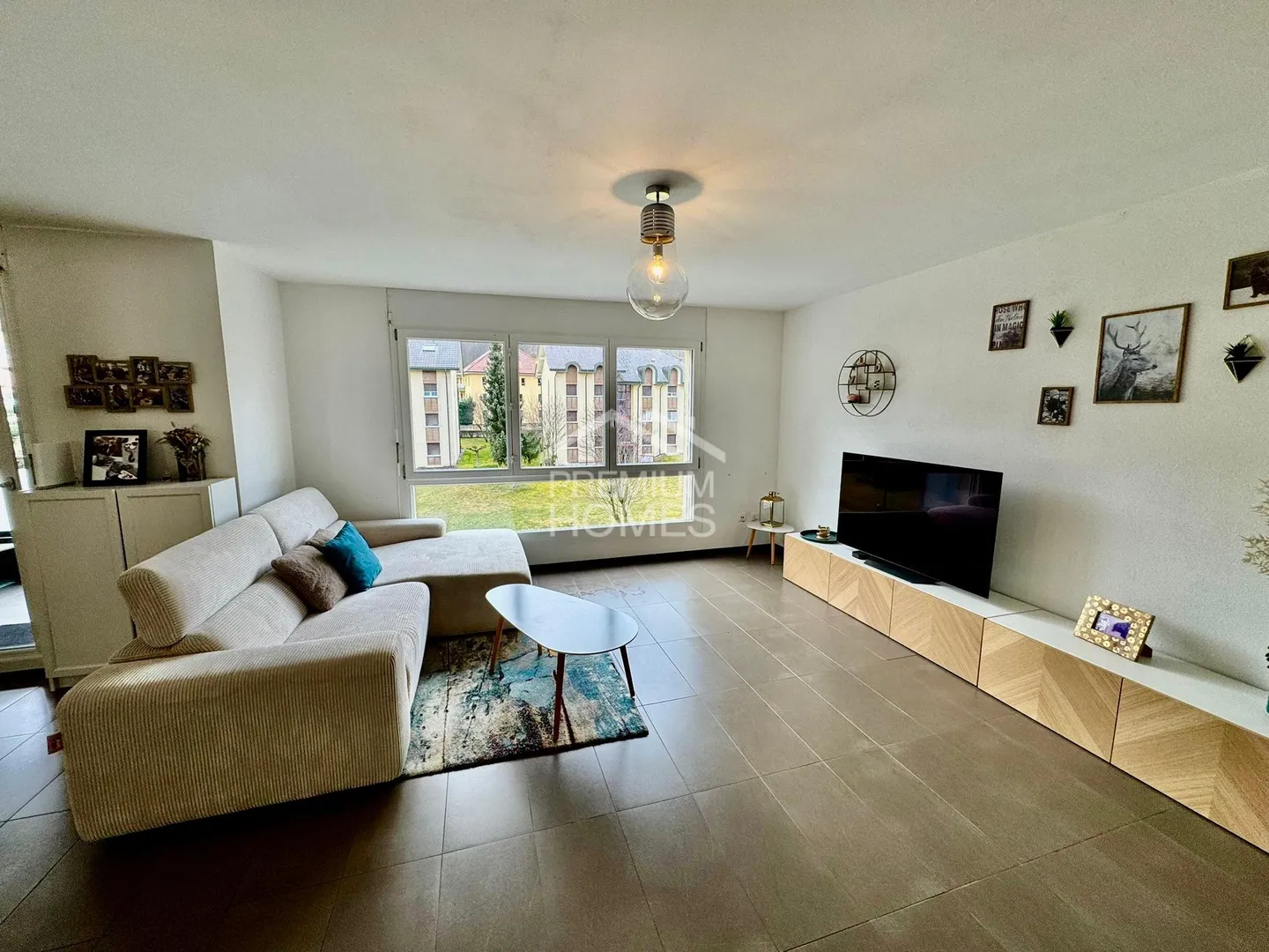 Elegant Apartment - Photo 1 of 9