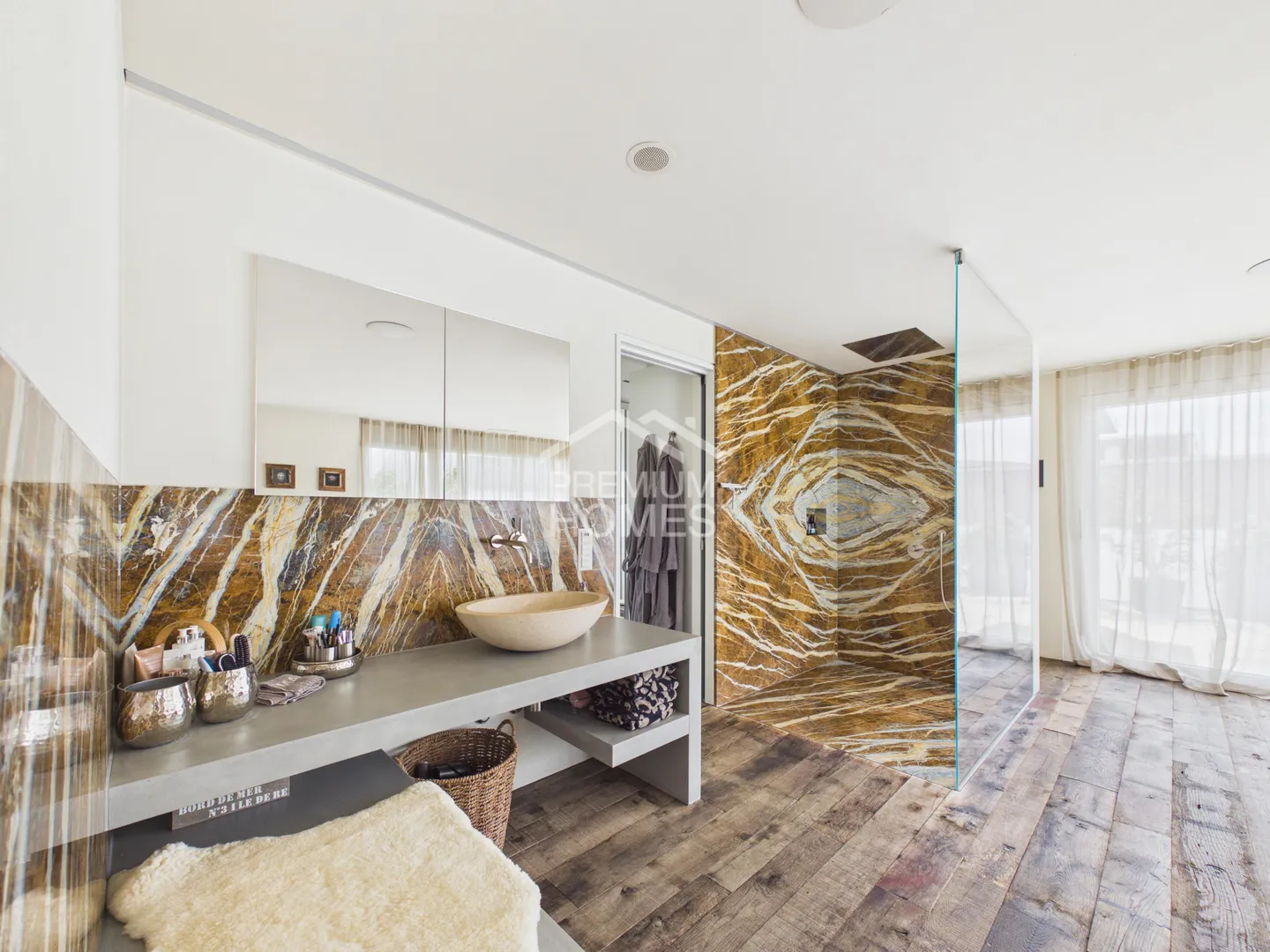 Exclusive Living for Discerning Buyers - Photo 6 of 13