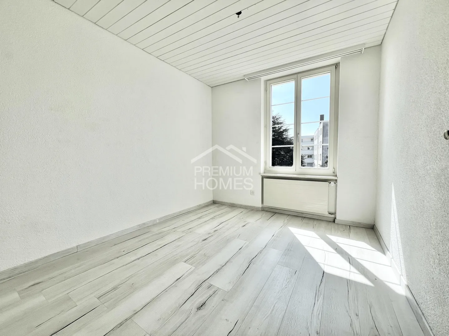 Renovated apartment in a central location - Photo 4 of 6