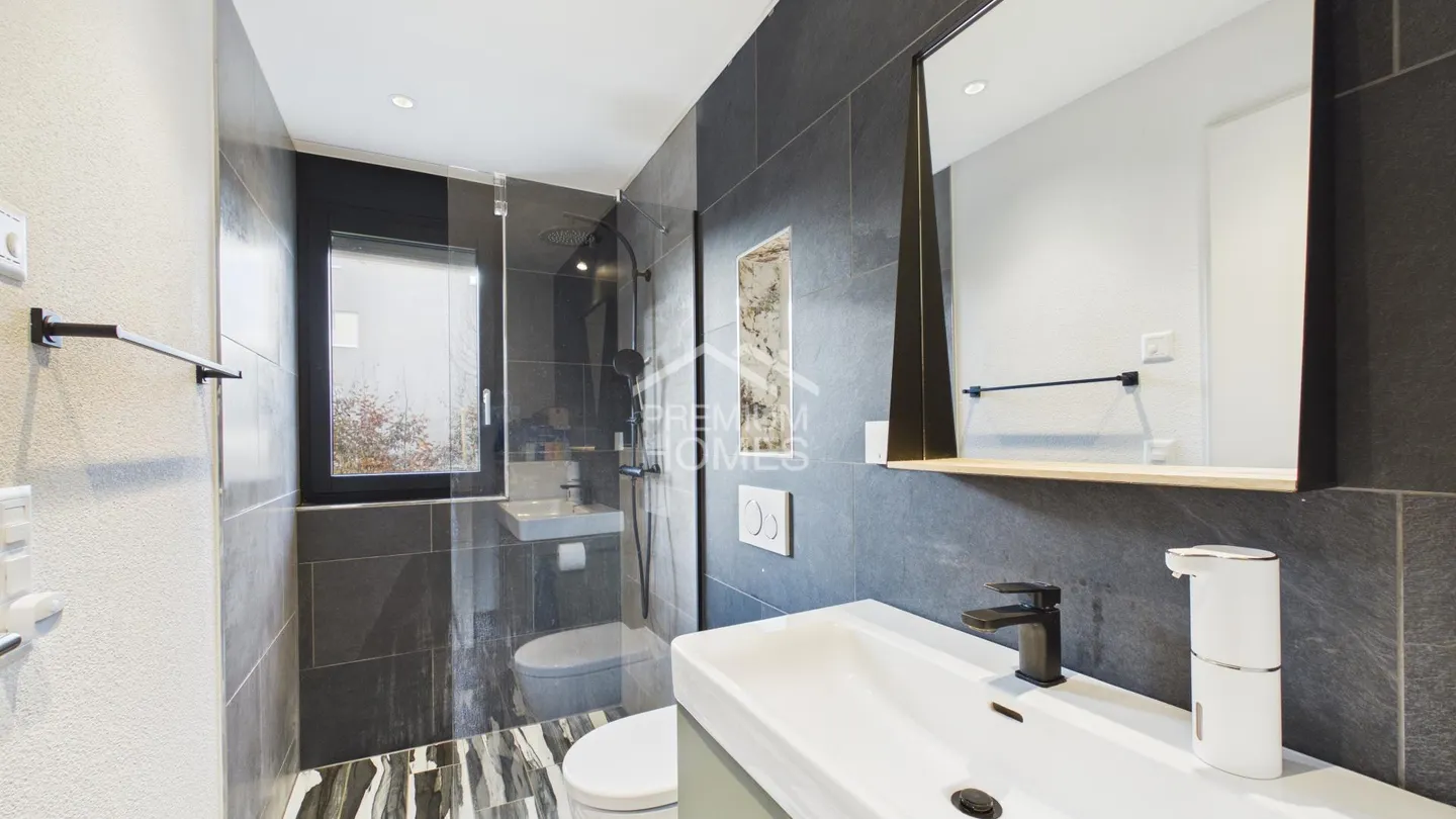 Stylish Garden Apartment - Photo 7 of 10