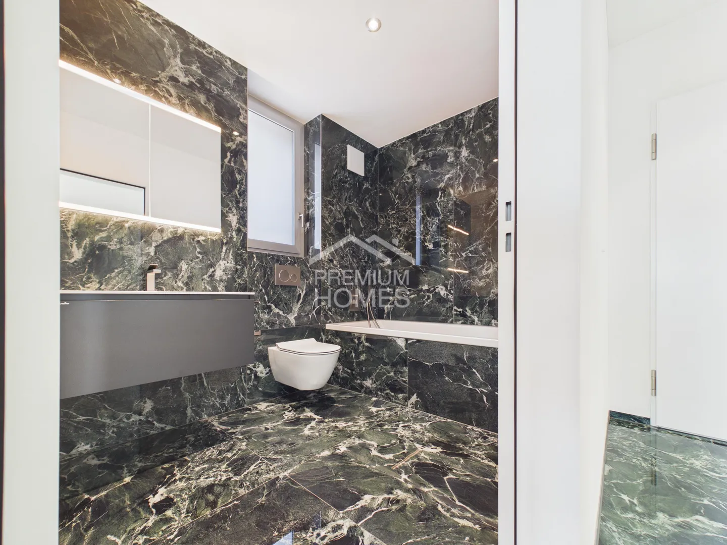 Where light, space, and style have a date... - Photo 6 of 10