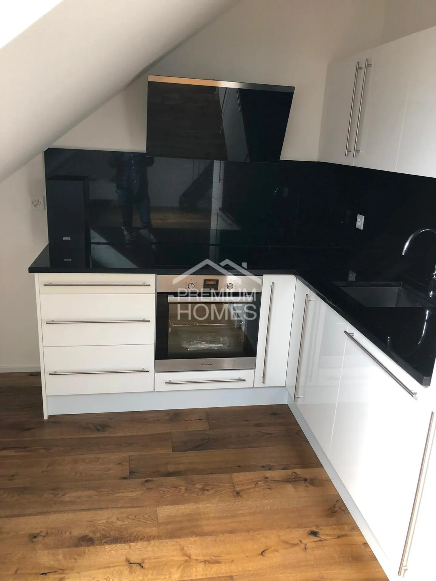 Charmante 2.5-Zimmer-Dachwohnung! - Foto 5 von 8