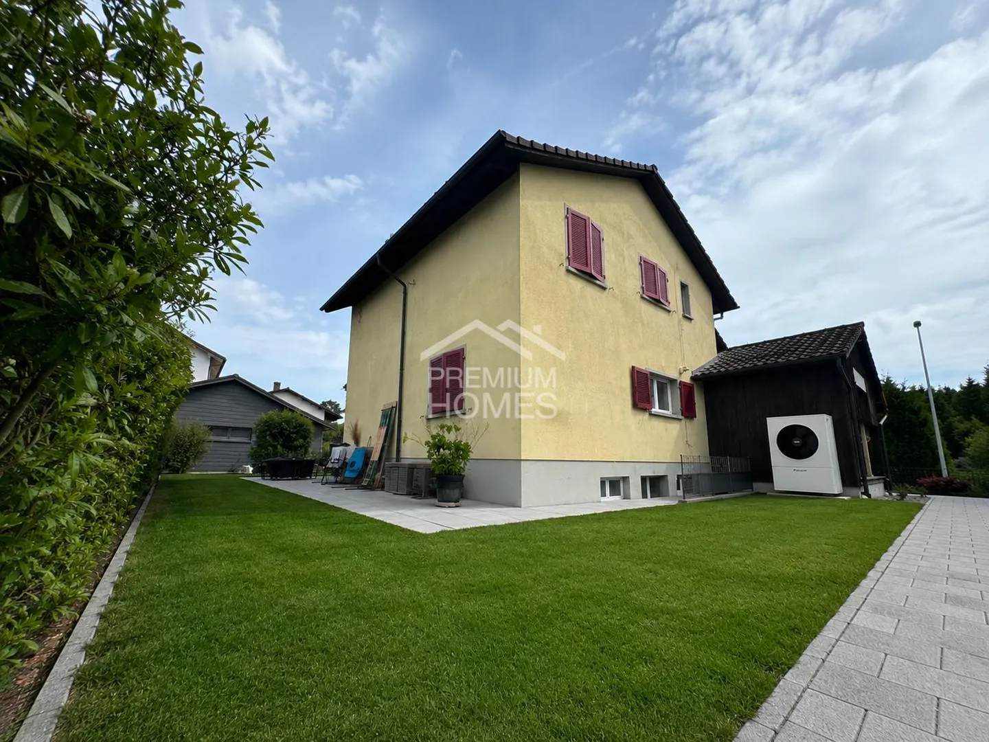 Charming Single-Family Home in a Quiet Location - Photo 3 of 7