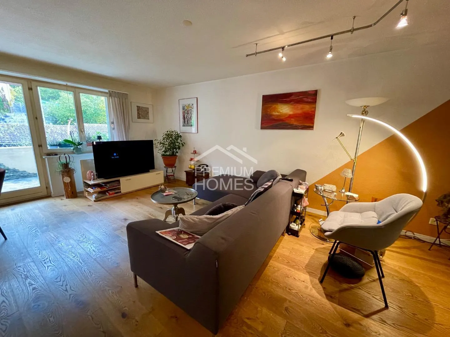  Grosszügige Wohnung mit Hobbyraum  - Foto 5 von 12