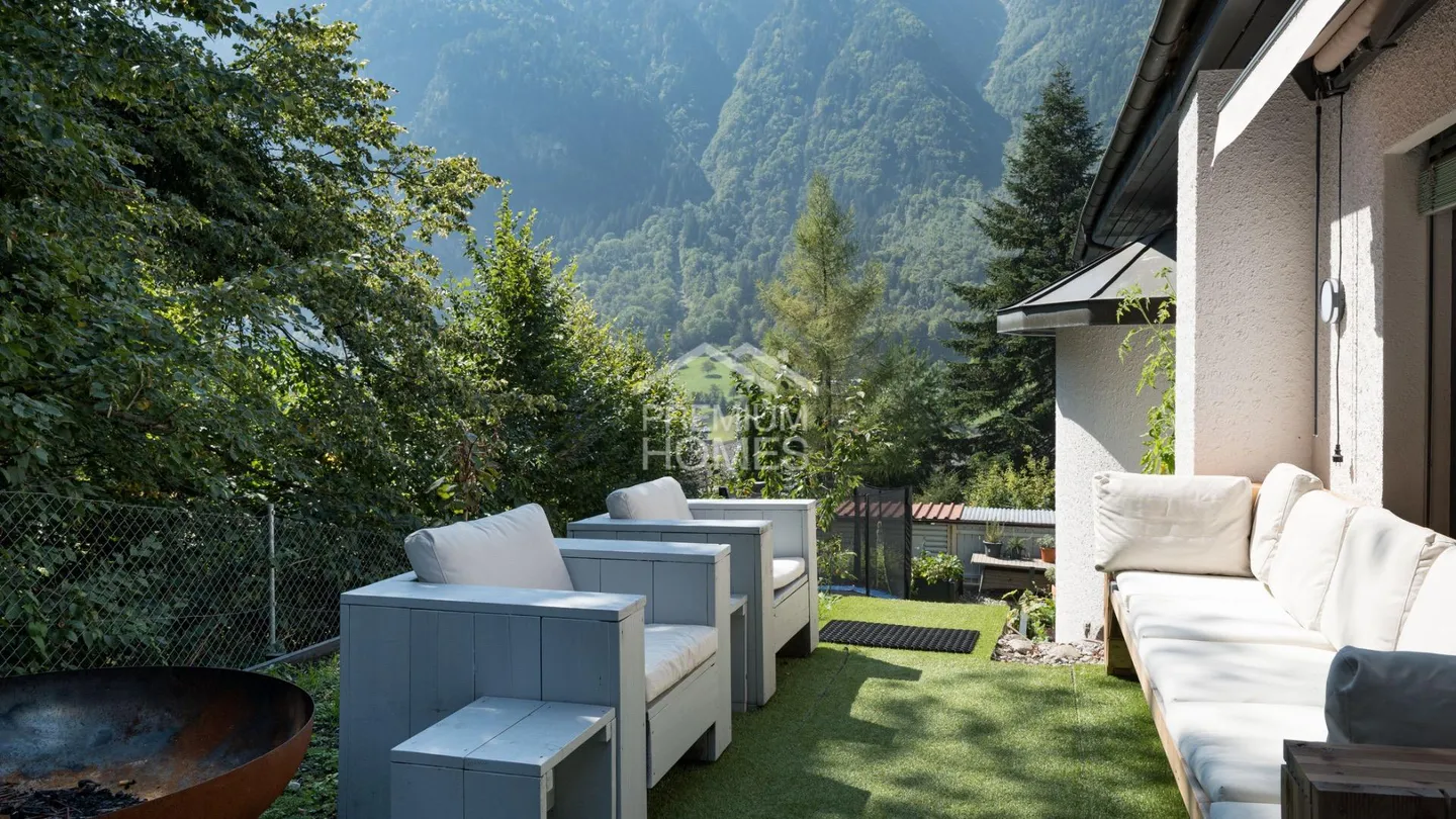 Exklusive Villa mit Bergsicht - Foto 2 von 12