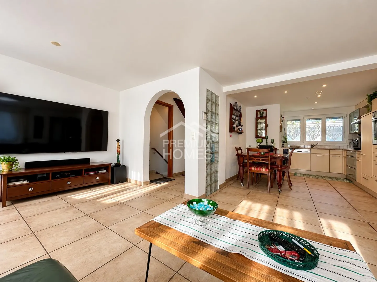 Charming house with sunny garden and expansion potential - Photo 6 of 13