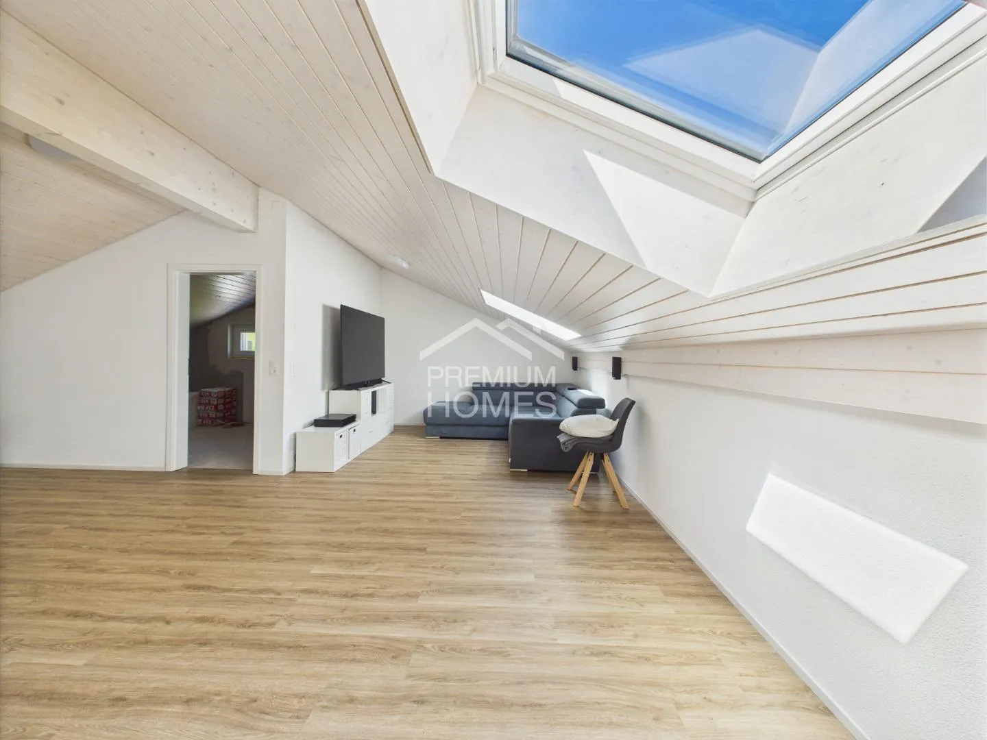 Neuwertiger Wohn(r)traum mit Seeluft und Gipfelblick  - Foto 8 von 11