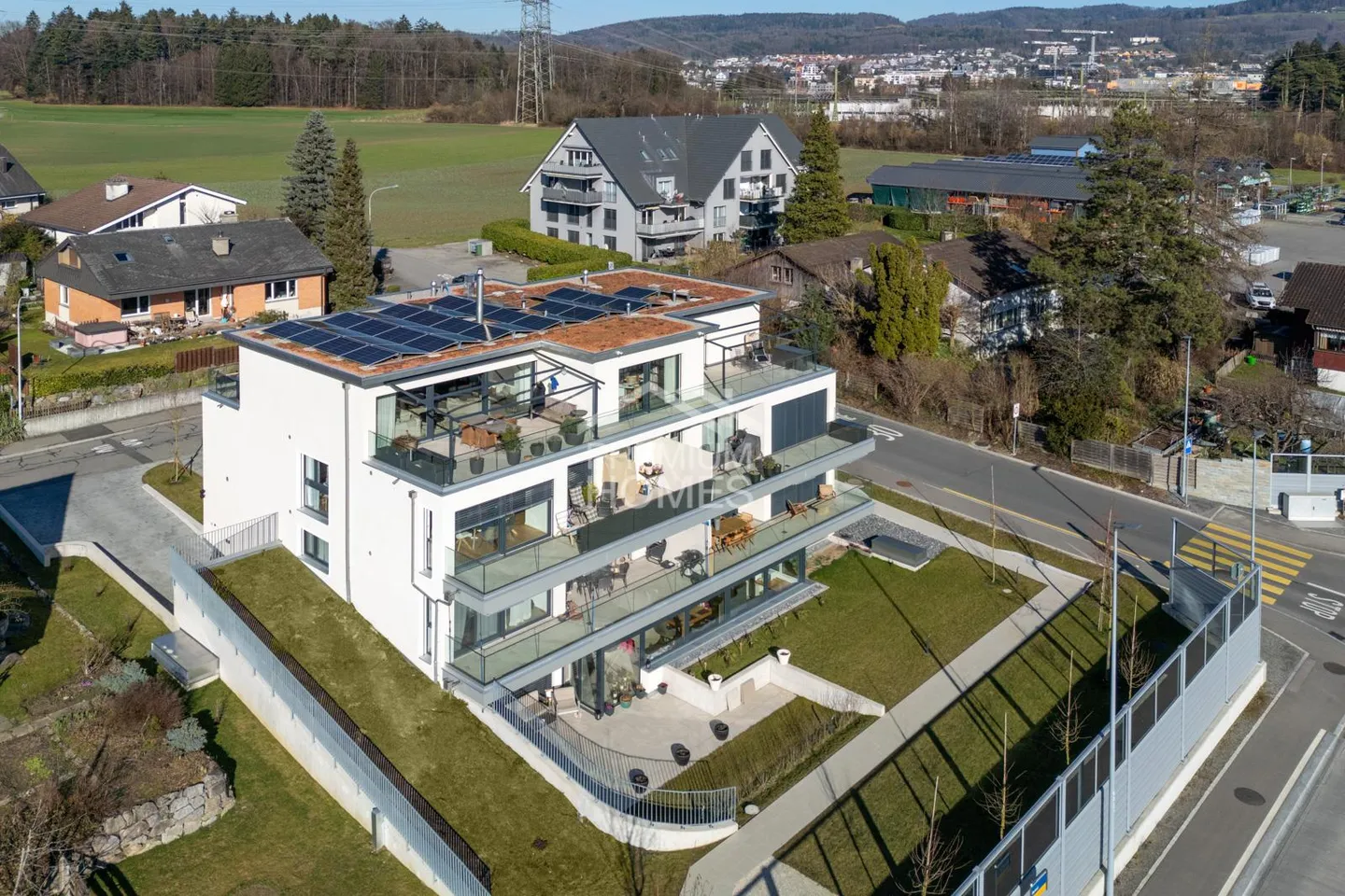Esclusiva residenza con giardino in stile attico - Foto 1 di 13