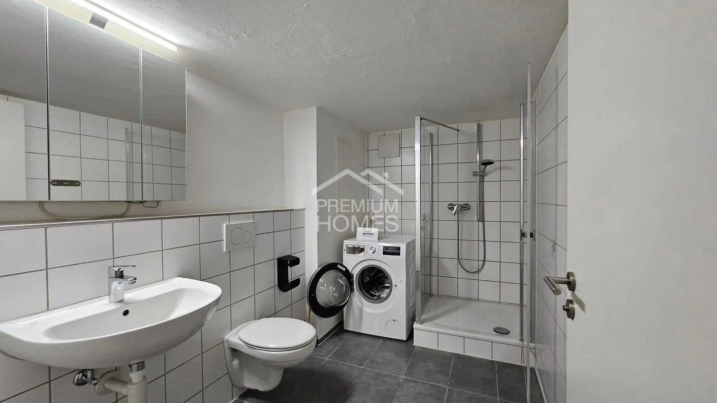 Representative Commercial Studio in a Central Location - Photo 4 of 5