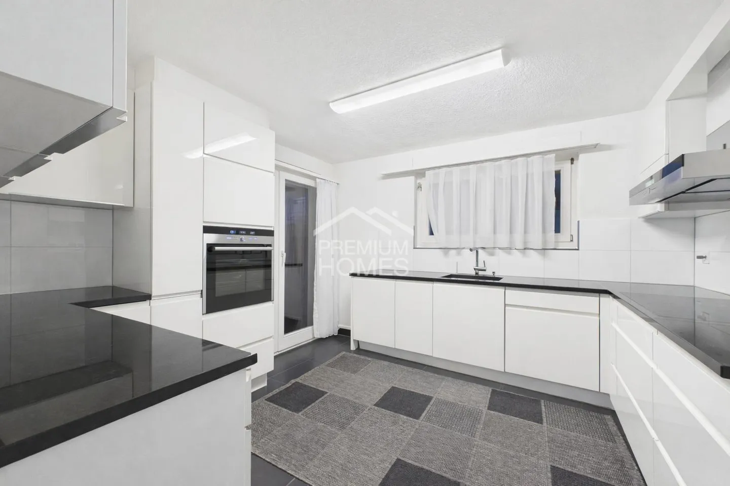 Casa familiare esclusiva con terrazza - Foto 4 di 12